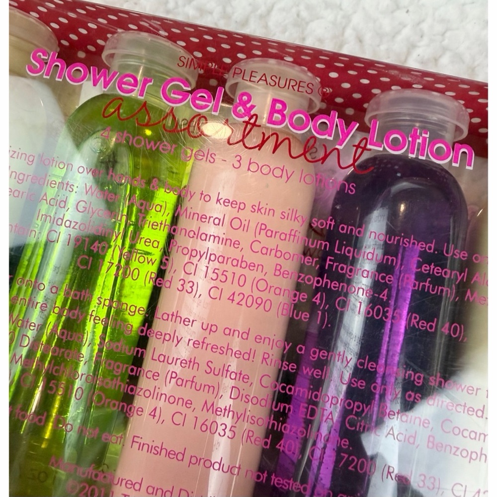 (NIB) SIMPLE PLEASURES • Holiday Shower Gel & Body Lotion Assortment Gift Set - Picture 8 of 11
